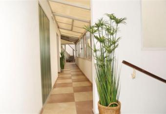 Real Ros Hostel has Balcony rooms