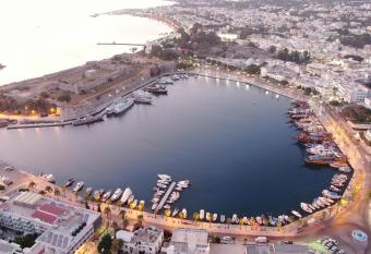 Old Town Comfort by Irini allows 18 year olds to book a room