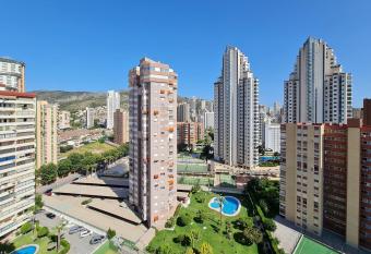 Apartamento Completo Torresol III allows 18 year olds to book a room