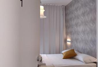 Room45 has Balcony rooms