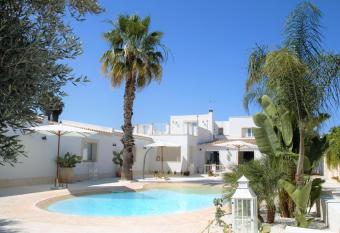 Abb  ntu allows 18 year olds to book a room