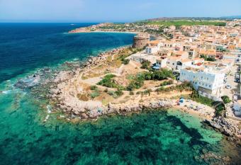 Relais La Ghinghetta allows 18 year olds to book a room