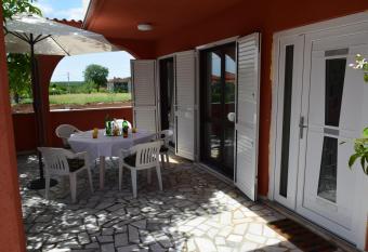 Villa Orih has Balcony rooms