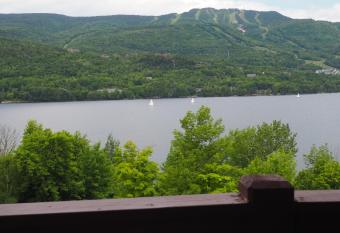 Cozy 2 bedrooms condo with stunning Mont Tremblant mountain and lakeview allows 18 year olds to book a room