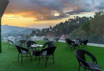 Hillcrest UpHills has Balcony rooms