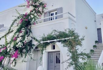 Villa Maina has Balcony rooms