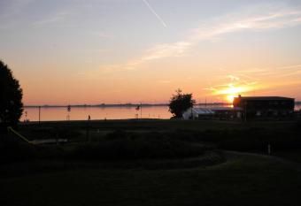 D  mmerTraum - Traumblick auf den D  mmersee allows 18 year olds to book a room