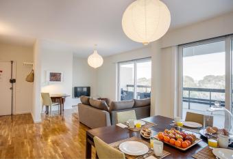 Amazing Tailor Made Penthouse by the Beach #2 allows 18 year olds to book a room