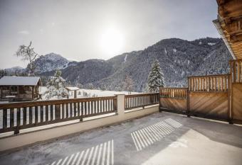 Runcac Apt Corn has Balcony rooms