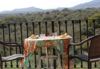 FERRERA VISTA 3 has Balcony rooms