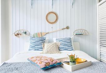 La Cabane d   O allows 18 year olds to book a room