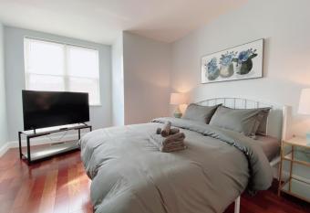 Nova Philadelphia Callowhill 434 allows 18 year olds to book a room