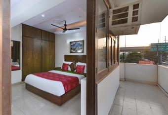 Hotel Admire Inn  has Balcony rooms