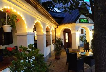 Gastland M1 Hotel & Conference Center allows 18 year olds to book a room