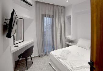 Rose n Stone, Duke, Luxury Houses has Balcony rooms