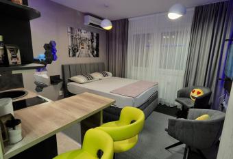ORION OSIJEK-Studio allows 18 year olds to book a room