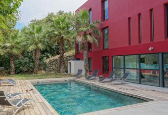 VILLA MAGNOLIA has Balcony rooms