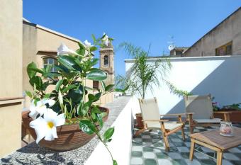 Casa Azul has Balcony rooms