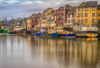 Seaside cottage allows 18 year olds to book a room