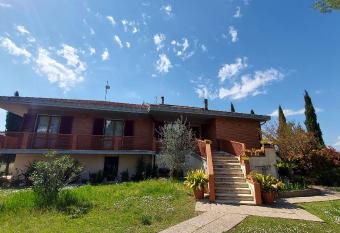 Villa del Biondo has Balcony rooms