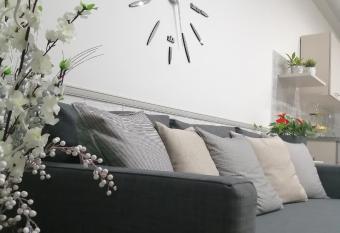 Casa Stefire 1 Pachino centro allows 18 year olds to book a room