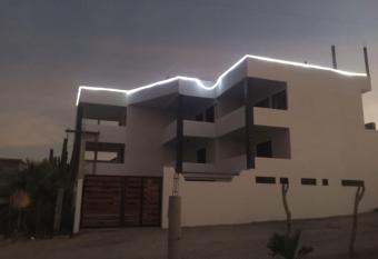 Casa Arrecife - Cozy Suite, Fast Wifi & Balcony! Beach is steps away! has Balcony rooms