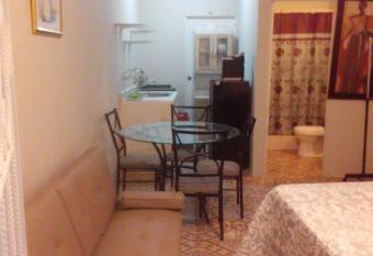 s  jour    la maison allows 18 year olds to book a room