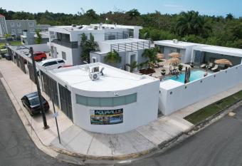 Aquaville Dorado Moderna Studio 6 allows 18 year olds to book a room