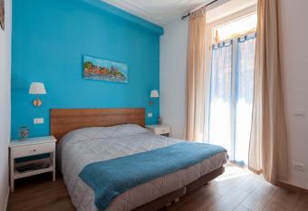 Sciuscett  a Rooms allows 18 year olds to book a room