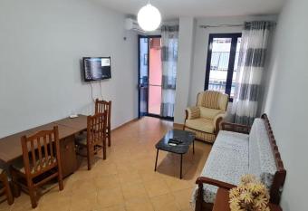 Miami Beach Apartments has rooms with a private hot tub