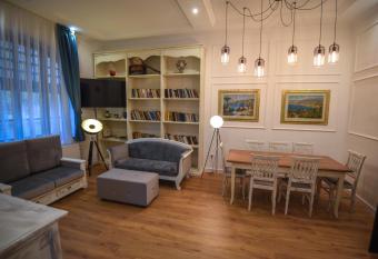 Villa Campana has Balcony rooms