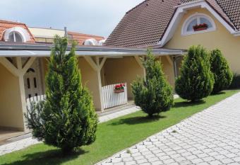 Apartm  ny   smev has Balcony rooms