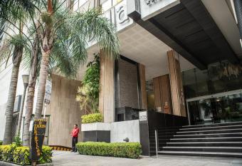 Hotel Marbella allows 18 year olds to book a room