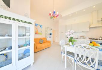 Apartment Casa Suite Teresa , centro di Forio , Ischia has Balcony rooms