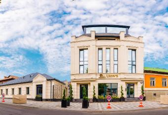 Lion s Hotel allows 18 year olds to book a room