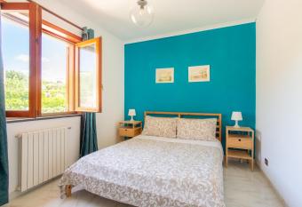 Villa Mariel Suites & Apartment has Balcony rooms