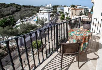 FERRERA VISTA 7 has Balcony rooms