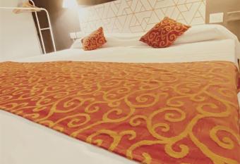 Hotel Villa Giovanna Milano allows 18 year olds to book a room