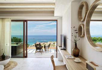 Lesante Cape Resort & Villas - The Leading Hotels of the World has rooms with a private hot tub