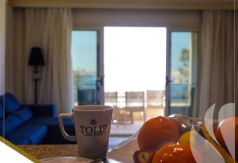 Tolip El Fairouz Hotel has rooms with a private hot tub