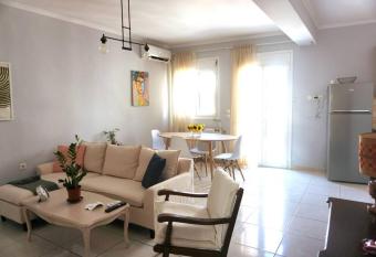 Denitas - downtown apartment allows 18 year olds to book a room