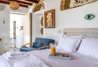 Ursa Major Suites has rooms with a private hot tub