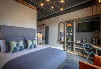 Hotel67 allows 18 year olds to book a room