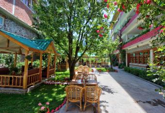 Purnima Guest House has Smoking/Balcony rooms