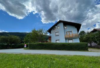 Haus Schwarzenbach has Balcony rooms