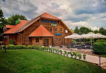 Grand Slam Park Inn has Balcony rooms