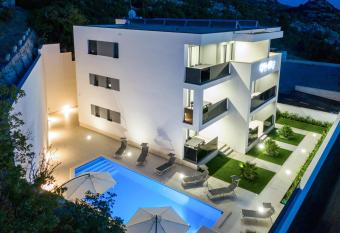 APARTMANI OLIMP1 has Balcony rooms