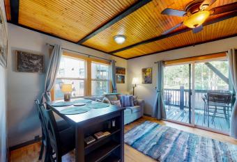 Sunshine & Snowfall has Balcony rooms