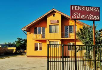 Pensiunea Sanziana has Balcony rooms