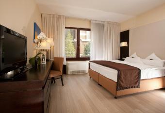 Lion s Garden Hotel has Balcony rooms